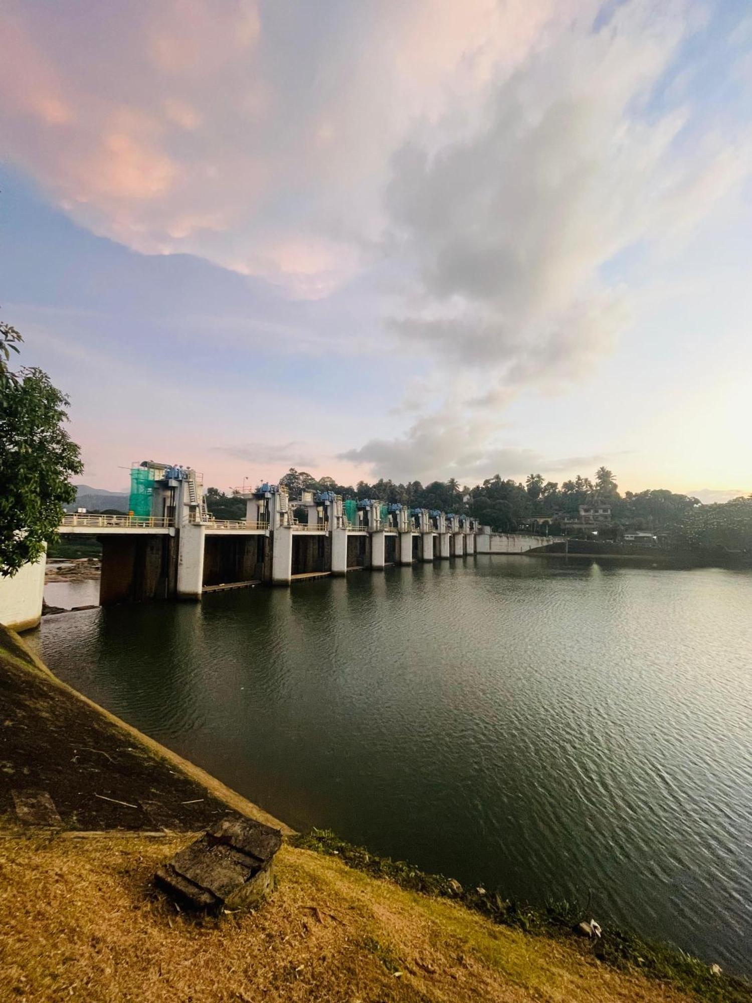 Mahaweli View Bungalow Kandy Luaran gambar